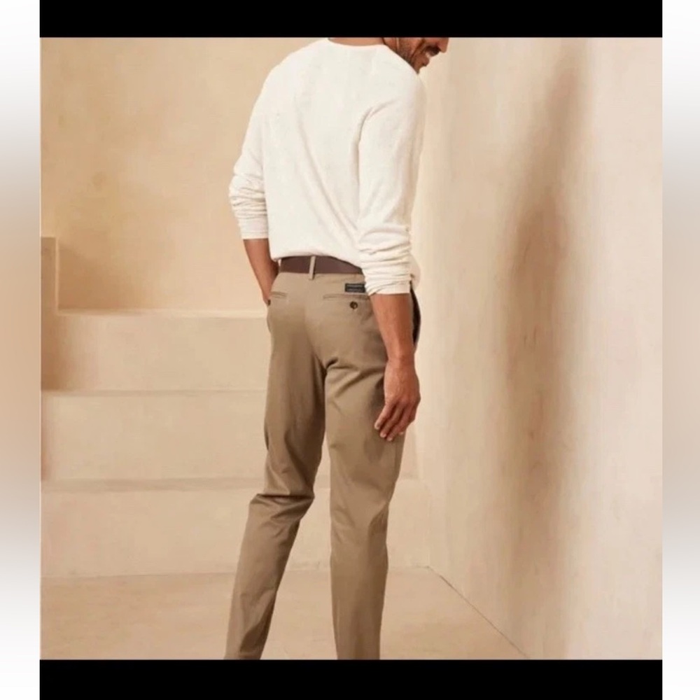 Banana Republic Straight Chino khaki men’s dress pants 100% Cotton 34 / 32